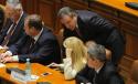 Vezi cum şi-au omorât timpul, în plen, parlamentarii care au participat la şedinţa comună consacrată aniversării Unirii 127726