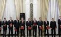Noii miniştri, gafeuri de primă mână. Momente amuzante de la ceremonia de învestire a guvernului Ungureanu 130466