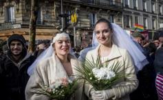 Franţa. Legea privind căsătoria între persoane de acelaşi sex a fost promulgată de preşedinte