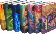 Un exemplar din prima ediţie a primului volum din seria Harry Potter va fi scos la licitaţie