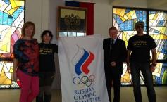 Drapelul Soci-2014, arborat pe Everest de o alpinistă din Rusia