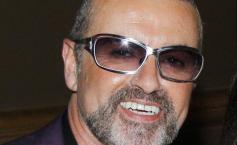 George Michael a ajuns iar la spital, dar îşi păstrează zâmbetul
