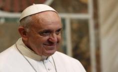 Papa Francisc recunoaşte că aţipeşte, uneori, în timpul rugăciunii de seară