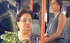 Politeţea, floare rară: Experiment cu camera ascunsă în mijloacele de transport în comun