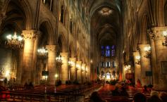 Sinucidere în catedrala Notre-Dame din Paris. Scriitorul Dominique Venner s-a împuşcat în faţa altarului
