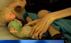 Sunt neîngrijiţi, înfometaţi şi închişi în orfelinatele groazei. Cine îi apără pe copiii nimănui?