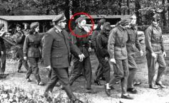 O fotografie scoate la iveală MINCIUNA spusă de Angela Merkel vreme de patru decenii. "Era alături de ei"