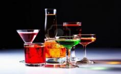 Turcia INTERZICE reclama la băuturile alcoolice