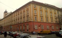 Un proiectil din WWII a fost descoperit pe acoperişul Primăriei din Budapesta