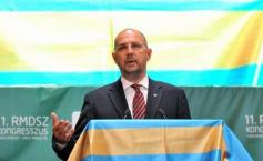 Kelemen Hunor: Scoaterea sintagmei "naţional" din articolul 1 din Constituţie nu este negociabilă
