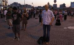 Turcii nu renunţă la manifestaţii. Violenţele de stradă, înlocuite cu protestele "nemişcate"