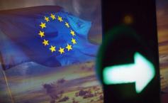 Guvernul angajează experţi privaţi străini pentru a evita pierderea fondurilor europene. Ce salarii vor încasa specialiştii