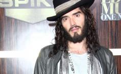 Russell Brand, refuzat de o frumoasă. Află din ce motiv şi pentru cine