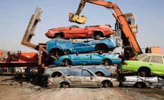 Campionii Europei în RECICLARE. Aici, aproape toate maşinile scoase din uz sunt TRANSFORMATE în vopsea sau componente pentru telefoane mobile