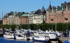 Alertă în Suedia, unde refugiații au incendiat peste 2.000 de mașini