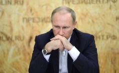 Rusia și Ucraina intră într-o nouă etapă de tensiuni. Președintele Franței face apel la pace