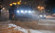 Zăpada, îndepărtată din mila “regilor asfaltului". Un apropiat al PDL primeşte 37% din bugetul pentru deszăpezire