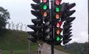 Imposibil să traversezi în siguranţă: Semaforul care îi pune în impas pe şoferii chinezi