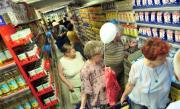 Pe ce dăm banii: Românii cheltuiesc tot mai mult pe mâncare, în vreme ce occidentalii, pe locuinţă