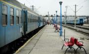 Infrastructura "prăbuşeşte" CFR-ul. Numărul pasagerilor care merg cu trenul s-a înjumătăţit