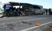 Treizeci şi cinci de morţi şi 23 de răniţi în Vietnam, după ce un autobuz a căzut de pe un pod