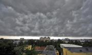 Ploi torenţiale în week-end. Vezi aici cum va fi vremea în toată ţara