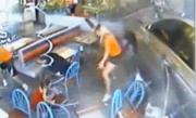 "Parca a fost o bomba". Vezi cum si-a "parcat" o femeie masina intr-un restaurant - e Stirea Zilei