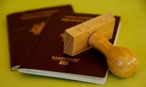 Un congresmen american susţine ridicarea vizelor pentru români 
