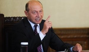 Băsescu: Am cerut colaborarea SRI cu alte instituţii, dar niciodată protocolul cu Ministerul Public nu a ajuns la Preşedinţie
