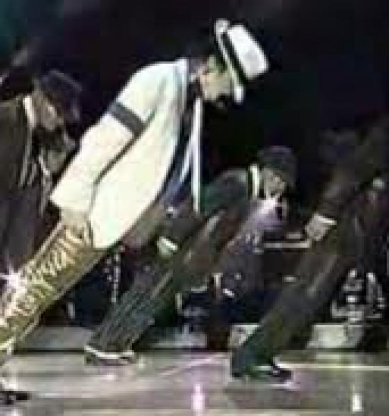 Michael Jackson a inventat pantofii care îi permiteau să învingă gravitaţia. Iată secretul celei mai tari mişcări de dans
