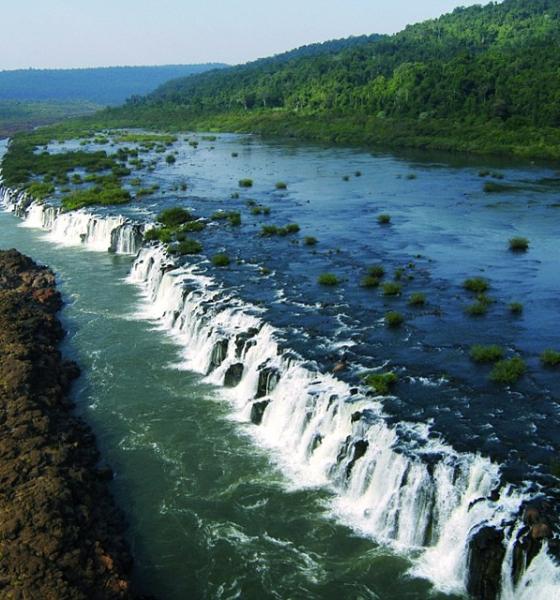 Cascada care sfidează toate legile naturii