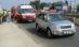 Pieton lovit de un autoturism de teren, după ce s-a dezechilibrat şi a căzut în faţa maşinii (FOTO)