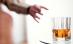 Studiu: Persoanele care nu beau alcool, mai expuse depresiei