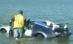 Bugatti Veyron la apă. Şoferul supermaşinii pierde controlul şi ajunge în lac (VIDEO)