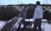 Săritura pe masa de ping-pong, un nou sport extrem dus la bun sfârşit de trei tineri temerari (VIDEO)