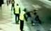 Imagini incredibile: Adolescentă bătută în faţa gardienilor - VIDEO