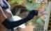 O femeie sexy pictează dezbrăcată - VIDEO