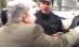 Scandal la protestul dascălilor din Buzău: Un jandarm l-a apucat de haină pe liderul FSLI (VIDEO)
