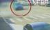 Buzău. Un şofer de 18 ani loveşte cu maşina un pieton pe trecere, după care îşi vede de drum (VIDEO)