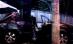 S-a izbit cu maşina de stâlp şi scăpat cu viaţă (VIDEO)