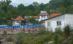 Intrarea în staţiunea Săcelu din Gorj, blocată cu un lanţ. Primarul cere taxă (VIDEO)