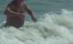 Un bărbat a murit pe litoral, după ce a fost lovit în plin de un val (VIDEO)