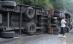 Un autotren răsturnat pe Valea Oltului a blocat traficul rutier peste patru ore (VIDEO)