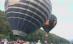 O tânără a fost cerută în căsătorie, la înălţime, într-un balon cu aer (VIDEO)