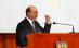 Traian Băsescu le recomandă afaceriştilor străini să viziteze România cu elicopterul