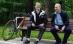 Tinerii ruși s-au plimbat pe biciclete duble prin Moscova pentru a susține tandemul Putin-Medvedev
