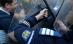 Fiecare persoană ce mergea spre Piaţa Universităţii, verificată de jandarmi. Un bărbat avea sub haină un pistol