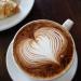 În fiecare dimineaţă, cafeaua dă poftă de viaţă. 20 de desene în ceştile de cafea 153972