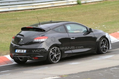 renaultmeganersspecial3_400