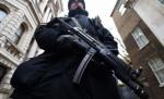 Atentat la sediul unui ziar important. O furgunetă a luat foc după ce s-a izbit intenționat de clădire Atentat la sediul unui ziar important. O furgunetă a luat foc după ce s-a izbit intenționat de clădire